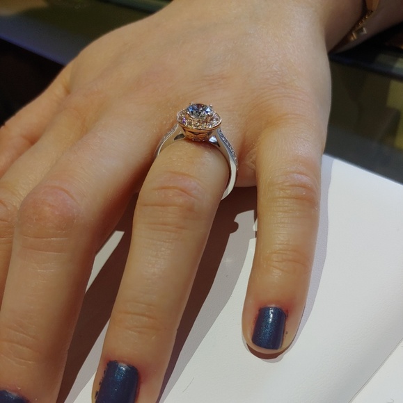 LADIES ENGAGEMENT🎀💍🎀 - Picture 7 of 8